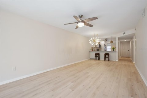 Condo in Venice, Florida, 2 bedrooms  № 1626989 - photo 24