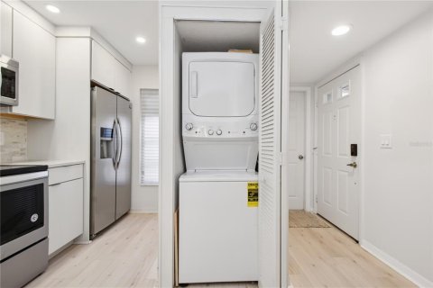 Condo in Venice, Florida, 2 bedrooms  № 1626989 - photo 7