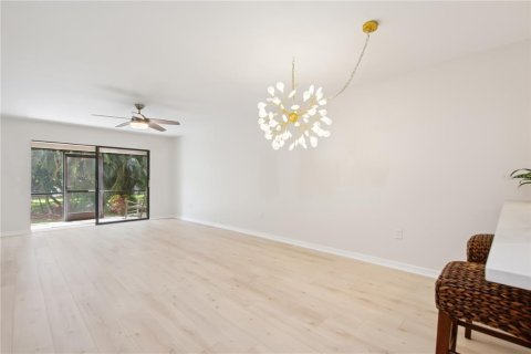 Condo in Venice, Florida, 2 bedrooms  № 1626989 - photo 25