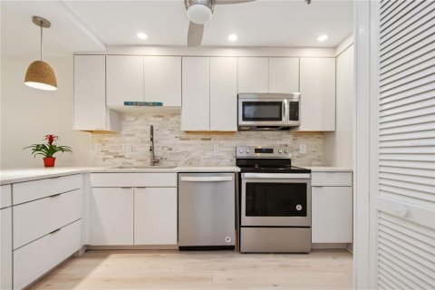 Condo in Venice, Florida, 2 bedrooms  № 1626989 - photo 6