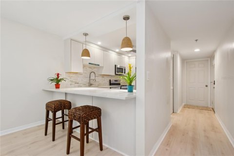Condo in Venice, Florida, 2 bedrooms  № 1626989 - photo 11