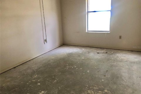 House in Lady Lake, Florida 2 bedrooms, 112.69 sq.m. № 1614158 - photo 15