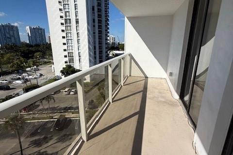 Condo in Aventura, Florida, 2 bedrooms № 2082676 - photo 6
