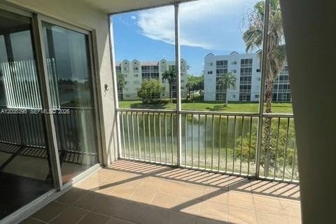 Copropriété à vendre à Doral, Floride: 2 chambres, 158.86 m2 № 2246508 - photo 4