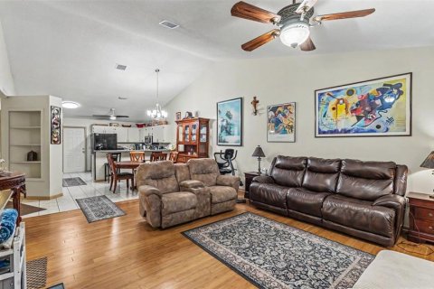 Condo in Avon Park, Florida, 2 bedrooms  № 2095770 - photo 18