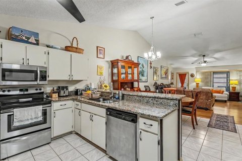 Condo in Avon Park, Florida, 2 bedrooms  № 2095770 - photo 24