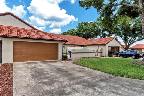 Condo in Avon Park, Florida, 2 bedrooms  № 2095770 - photo 2