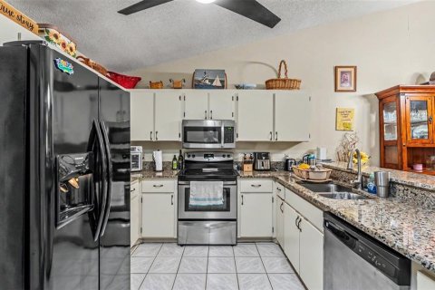 Condo in Avon Park, Florida, 2 bedrooms  № 2095770 - photo 23