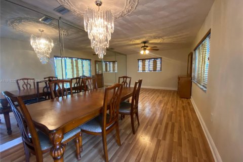 Снять в аренду виллу или дом в Флорида-Сити, Флорида 4 спальни, 139.45м2, № 1970735 - фото 5