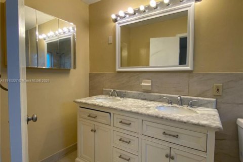 Снять в аренду виллу или дом в Флорида-Сити, Флорида 4 спальни, 139.45м2, № 1970735 - фото 14