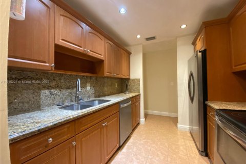 Снять в аренду виллу или дом в Флорида-Сити, Флорида 4 спальни, 139.45м2, № 1970735 - фото 7