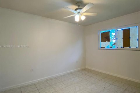 Снять в аренду виллу или дом в Флорида-Сити, Флорида 4 спальни, 139.45м2, № 1970735 - фото 12