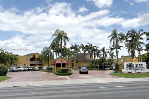 Снять в аренду кондоминиум в Майами, Флорида 2 спальни, 99.13м2, № 1971123 - фото 1