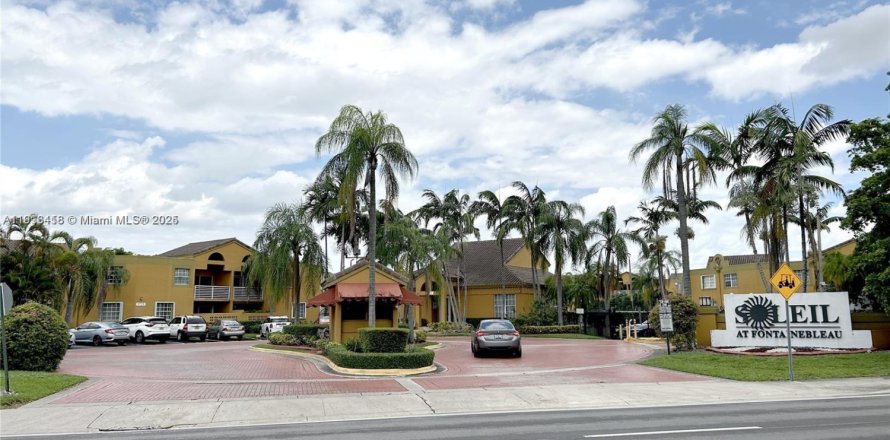 Кондоминиум с 2 спальнями в Майами, Флорида № 1971123