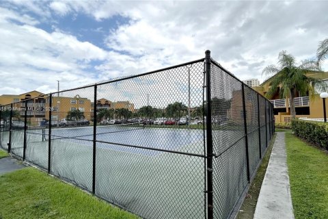 Снять в аренду кондоминиум в Майами, Флорида 2 спальни, 99.13м2, № 1971123 - фото 20