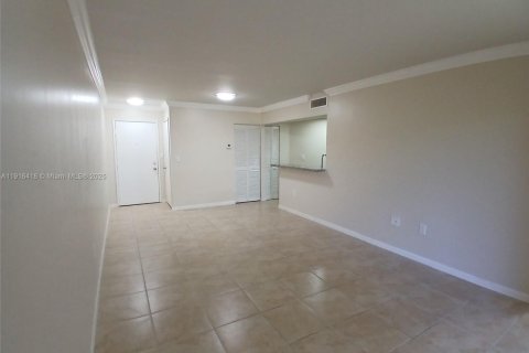 Снять в аренду кондоминиум в Майами, Флорида 2 спальни, 99.13м2, № 1971123 - фото 9