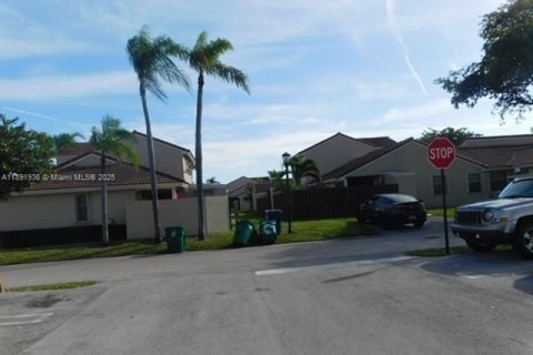 Снять в аренду виллу или дом в Хайалиа, Флорида 2 спальни, 86.58м2, № 1943930 - фото 24