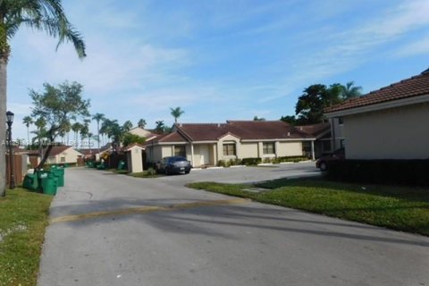 Снять в аренду виллу или дом в Хайалиа, Флорида 2 спальни, 86.58м2, № 1943930 - фото 25