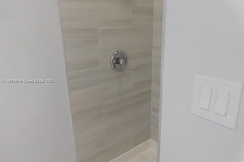 Снять в аренду виллу или дом в Хайалиа, Флорида 2 спальни, 86.58м2, № 1943930 - фото 17