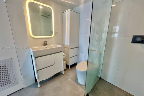 Copropriété à louer à Miami Beach, Floride: 2 chambres, 110.55 m2 № 1817177 - photo 15