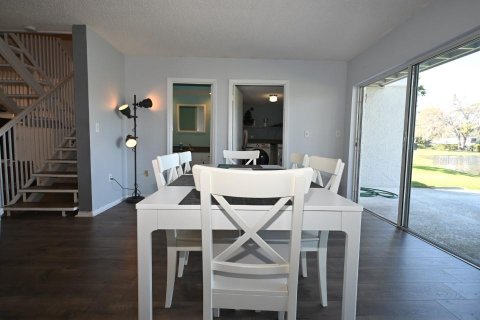 Townhouse in Wesley Chapel, Florida 3 bedrooms, 156.82 sq.m. № 1733364 - photo 17