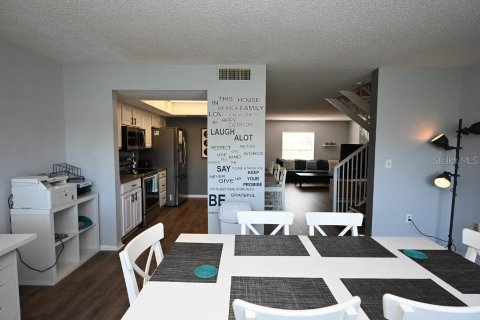 Townhouse in Wesley Chapel, Florida 3 bedrooms, 156.82 sq.m. № 1733364 - photo 16