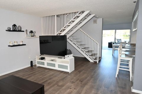 Townhouse in Wesley Chapel, Florida 3 bedrooms, 156.82 sq.m. № 1733364 - photo 6