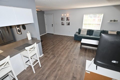Townhouse in Wesley Chapel, Florida 3 bedrooms, 156.82 sq.m. № 1733364 - photo 7