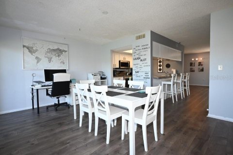 Townhouse in Wesley Chapel, Florida 3 bedrooms, 156.82 sq.m. № 1733364 - photo 15