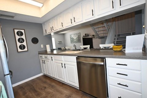 Townhouse in Wesley Chapel, Florida 3 bedrooms, 156.82 sq.m. № 1733364 - photo 10