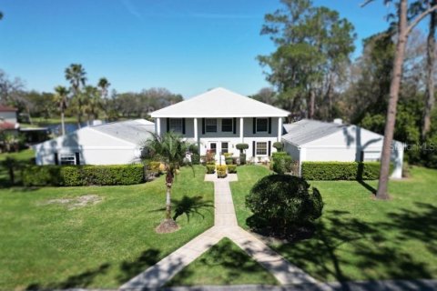 Townhouse in Wesley Chapel, Florida 3 bedrooms, 156.82 sq.m. № 1733364 - photo 1