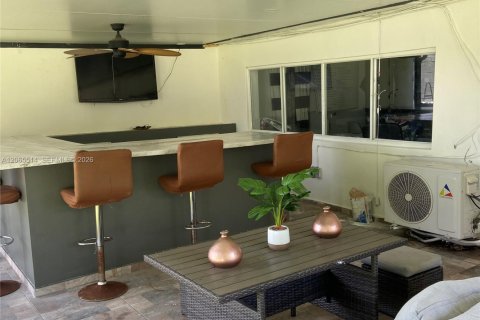 Villa ou maison à vendre à North Miami, Floride: 3 chambres, 119.1 m2 № 2278667 - photo 15
