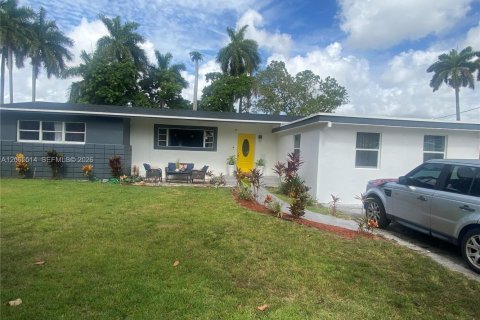 Villa ou maison à vendre à North Miami, Floride: 3 chambres, 119.1 m2 № 2278667 - photo 13