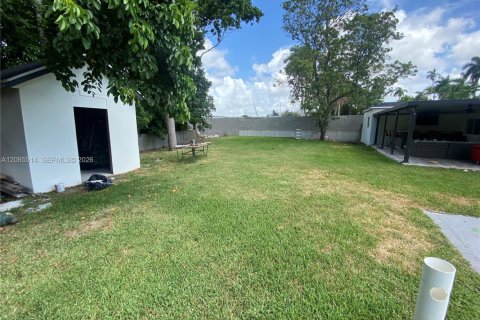 Villa ou maison à vendre à North Miami, Floride: 3 chambres, 119.1 m2 № 2278667 - photo 12