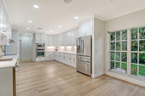 Casa en venta en Sarasota, Florida, 4 dormitorios, 306.76 m2 № 1885995 - foto 15