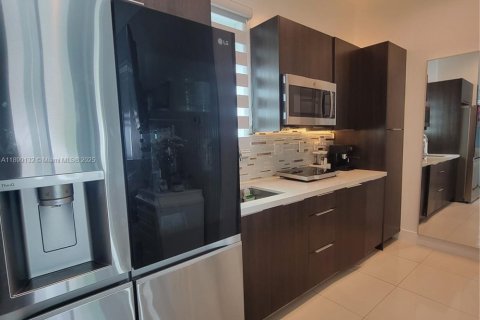 Apartamento en alquiler en Doral, Florida, 221.01 m2 № 1953680 - foto 6