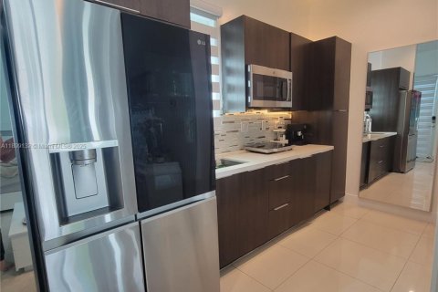 Apartamento en alquiler en Doral, Florida, 221.01 m2 № 1953680 - foto 7