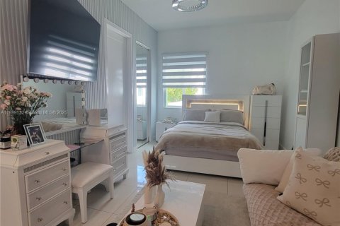 Apartamento en alquiler en Doral, Florida, 221.01 m2 № 1953680 - foto 14