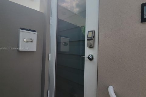 Apartamento en alquiler en Doral, Florida, 221.01 m2 № 1953680 - foto 4
