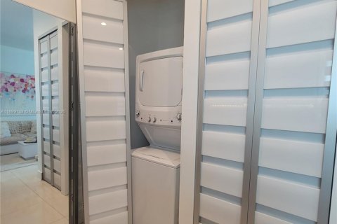 Apartamento en alquiler en Doral, Florida, 221.01 m2 № 1953680 - foto 8