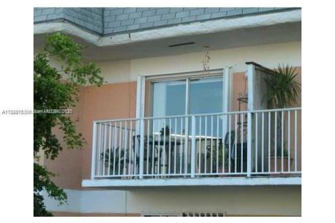 Copropriété à vendre à Miami, Floride: 2 chambres, 103.49 m2 № 1949418 - photo 1