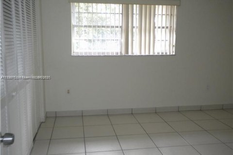 Copropriété à vendre à Miami, Floride: 2 chambres, 103.49 m2 № 1949418 - photo 2