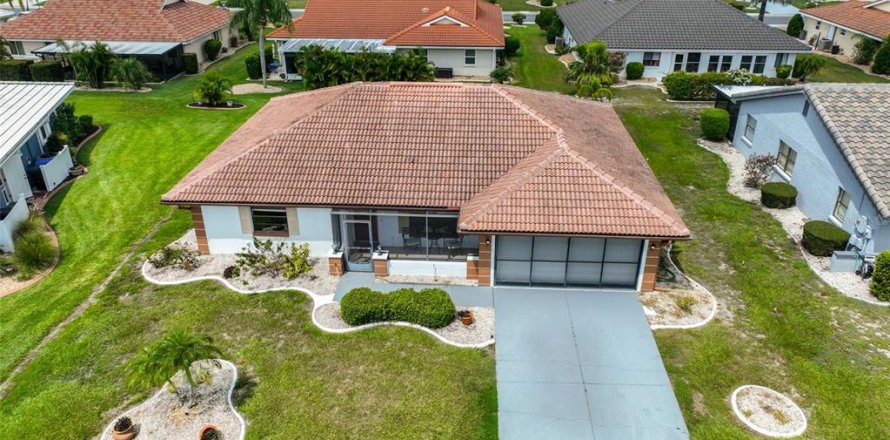 Villa ou maison à Sun City Center, Floride 2 chambres, 151.15 m2 № 1873236