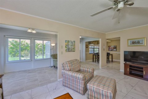 Villa ou maison à vendre à Sun City Center, Floride: 2 chambres, 151.15 m2 № 1873236 - photo 12