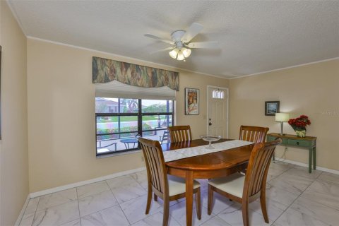 Villa ou maison à vendre à Sun City Center, Floride: 2 chambres, 151.15 m2 № 1873236 - photo 3