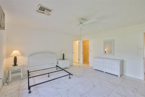 Villa ou maison à vendre à Sun City Center, Floride: 2 chambres, 151.15 m2 № 1873236 - photo 23