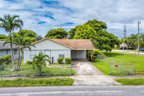 House in Pompano Beach, Florida 4 bedrooms, 95.88 sq.m. № 1932743 - photo 20