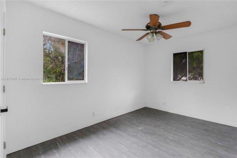 House in Pompano Beach, Florida 4 bedrooms, 95.88 sq.m. № 1932743 - photo 18