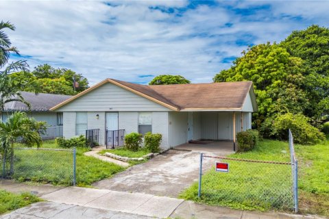 House in Pompano Beach, Florida 4 bedrooms, 95.88 sq.m. № 1932743 - photo 23