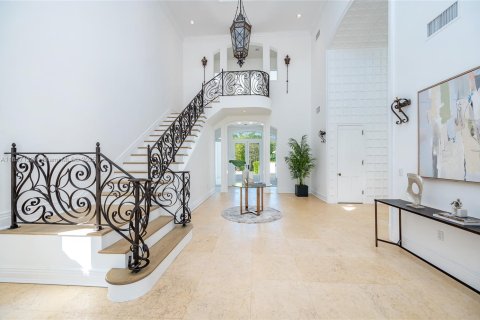 House in Coral Gables, Florida 6 bedrooms, 655.61 sq.m. № 1882021 - photo 2